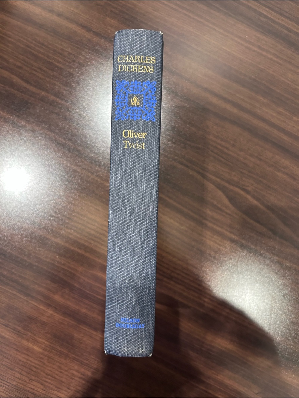 Charles Dickens Oliver Twist hardcover book